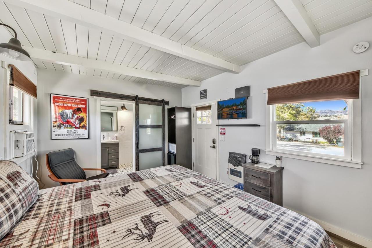 The Historic West Walker Motel Extérieur photo