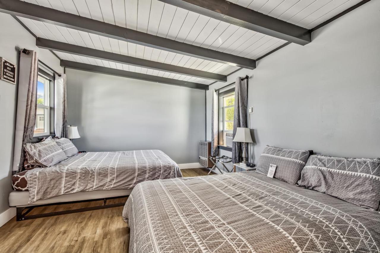 The Historic West Walker Motel Extérieur photo